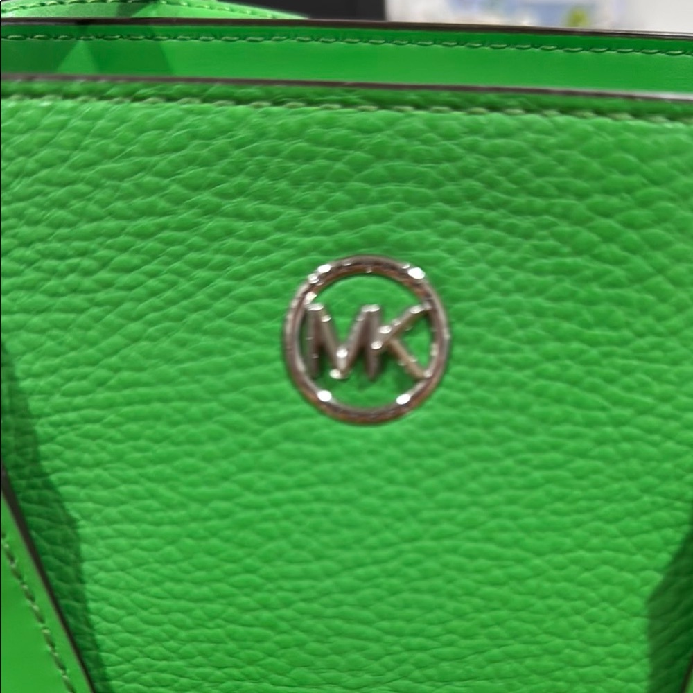 Michael Kors Kelly Green Satchel with Gold Hardware - Picture 2 of 16